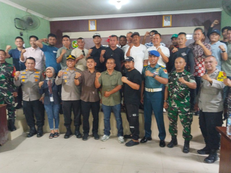 Polsek Medan Labuhan Bersama Forkopimca Mediasi Perdamaian Dua OKP di Kelurahan Besar dan Tangkahan