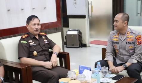 Kunjungan Kerja Kepala Kejaksaan Negeri Labuhanbatu ke Kapolres