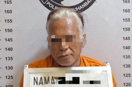Pria Berkepala Setengah Plontos Usia Lanjut Ini, Digelandang Ke Polres Labuhanbatu