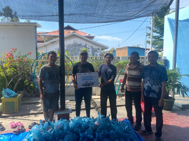 Pelindo Regional 1 Serahkan Hewan Qurban kepada Masjid Sekitar Pelabuhan