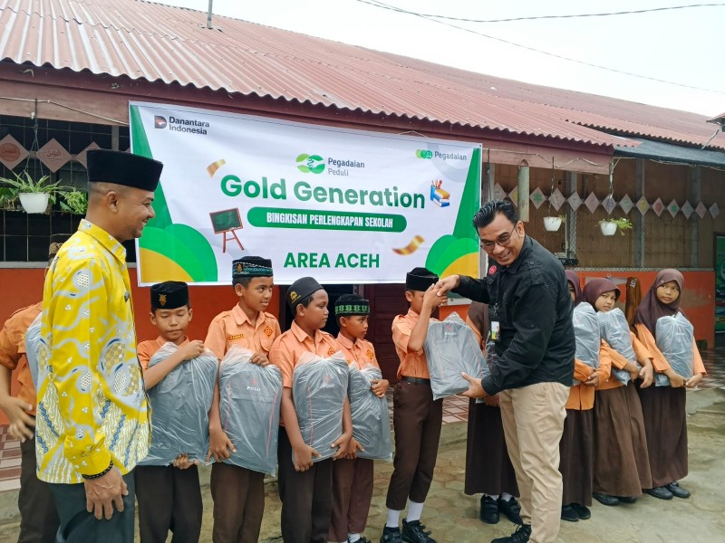 Semarak Hardiknas, PT Pegadaian Kanwil 1 Medan Serahkan Ratusan Bingkisan Sekolah untuk Pelajar di Kota Langsa