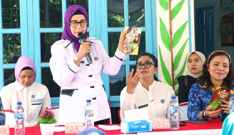 Ketua PKK Simalungun Dorong Kader UP2K Karang Anyar Ciptakan Produk Bernilai Ekonomi