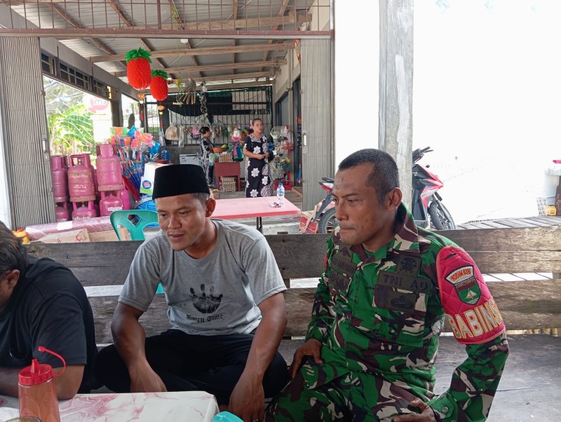 Antisipasi Maraknya Pencurian, Babinsa Desa Koramil 06/Senayang Dorong Optimalisasi Pos Kamling di Kecamatan Senayang