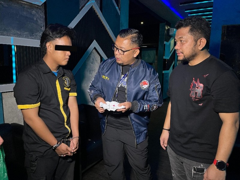 THM Phantom Digerebek, CS Ditangkap