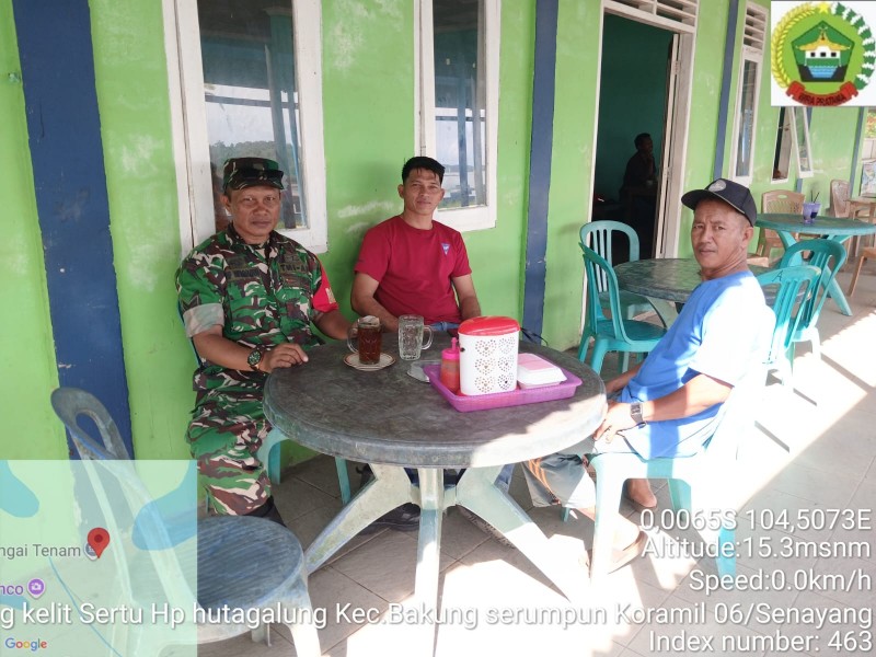 Melalui Komsos, Babinsa Ajak Masyarakat Tanjung Kelit Cegah Kebakaran Hutan dan Lahan