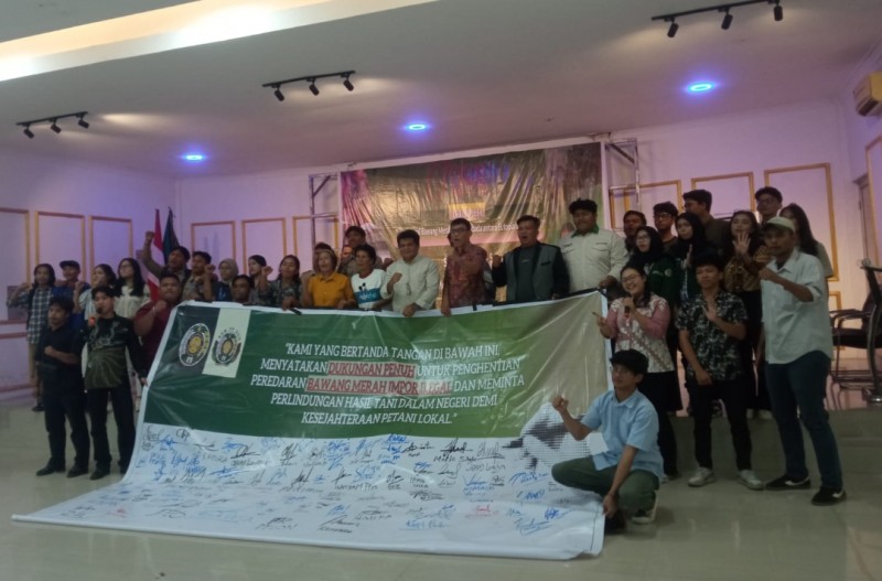 Diskusi Publik Stop Bawang Merah Impor Ilegal, BEM dan Petani Karo Minta Pemerintah Agar Berpihak pada Petani