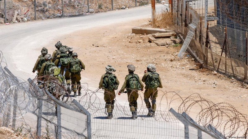Pasukan Israel Mendirikan Pos Pemeriksaan dan Melakukan Inspeksi Dua Desa Suriah