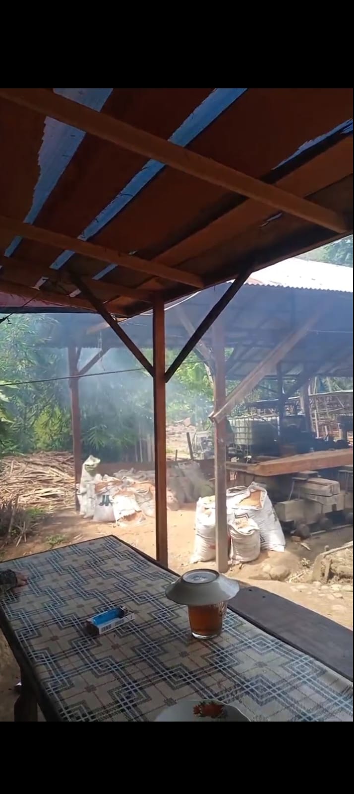 Solar Ilegal Ditimbun dalam Gudang Kayu si Desa Saba Purba