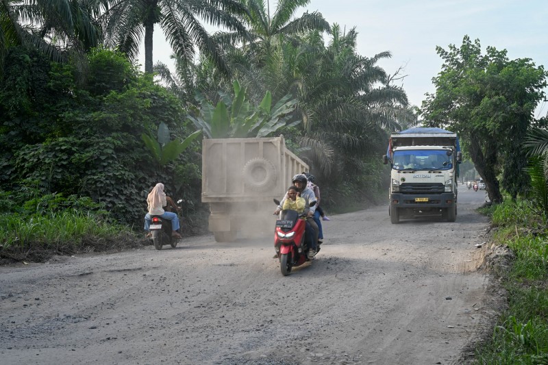 Jalan Diperbaiki, Warga Tiga Kecamatan di Labuhanbatu Optimistis Ekonomi Bangkit dan Akses Layanan Makin Lancar