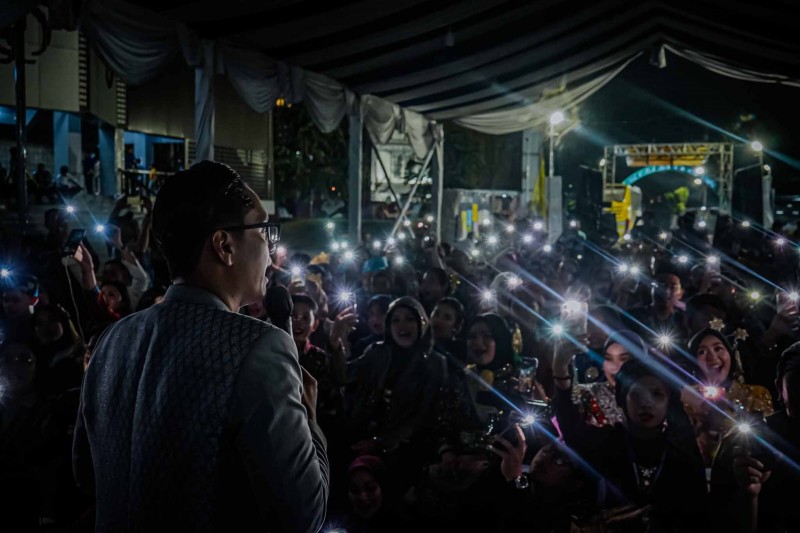 Rico Waas Berdialog di Tengah Hujan Bersama Peserta Youth City Changers, Ajak Pemuda Jadi Agen Perubahan