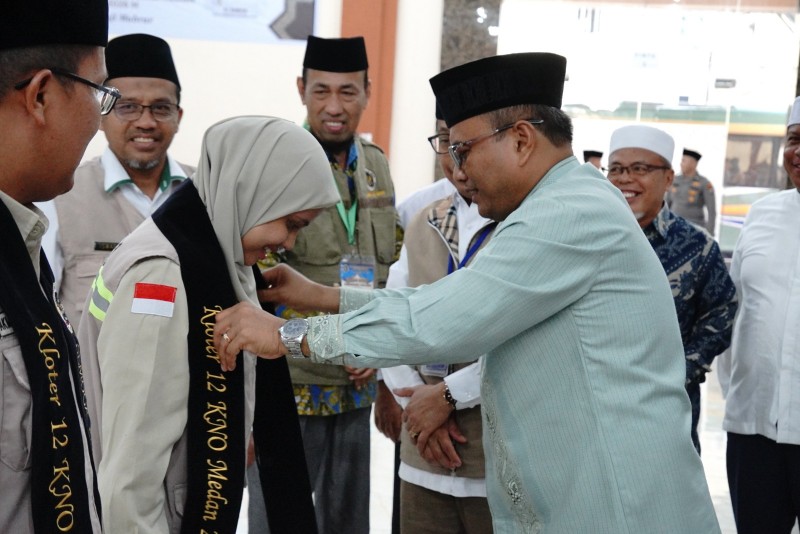 Ketua PPIH Sambut Kepulangan Kloter 12 Debarkasi Medan, 357 Jemaah Haji Didorong Menjadi Teladan Kemabruran di Tengah Masyarakat