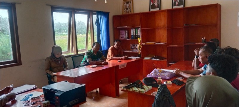 Babinsa Pulau Medang Hadiri Musdes, Perkuat Sinergi TNI dan Pemerintah Desa Demi Kemajuan Desa