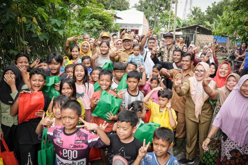 Kunjungi Hamparan Perak, Bupati Pastikan Warga Punya Rumah Layak dan Petani Mendapat Harga yang Baik