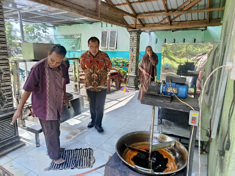 Stafsus Mendagri Tinjau Pengembangan Agribisnis Aren di Pesantren Al Hidayah Deli Serdang