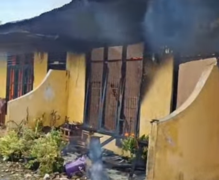 Tiga  Rumah Kontrakan di Lingkungan Beringin Rantau Selatan Terbakar