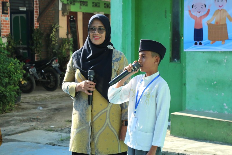 Buka Khinatan Massal Gratis, Herlina; Semoga Menjadi Muslim Yang Bertanggungjawab