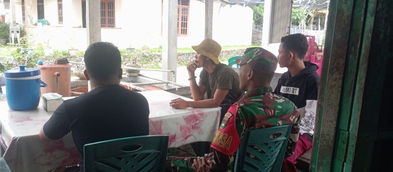 Minimalisir Risiko Dan Dampak Cuaca, Babinsa Senayang Edukasi Nelayan Tentang Mitigasi Bencana.