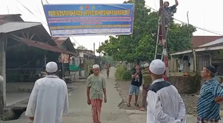 Warga Medan Deli Pasang Spanduk: Kami Perangi Natkoba!!@