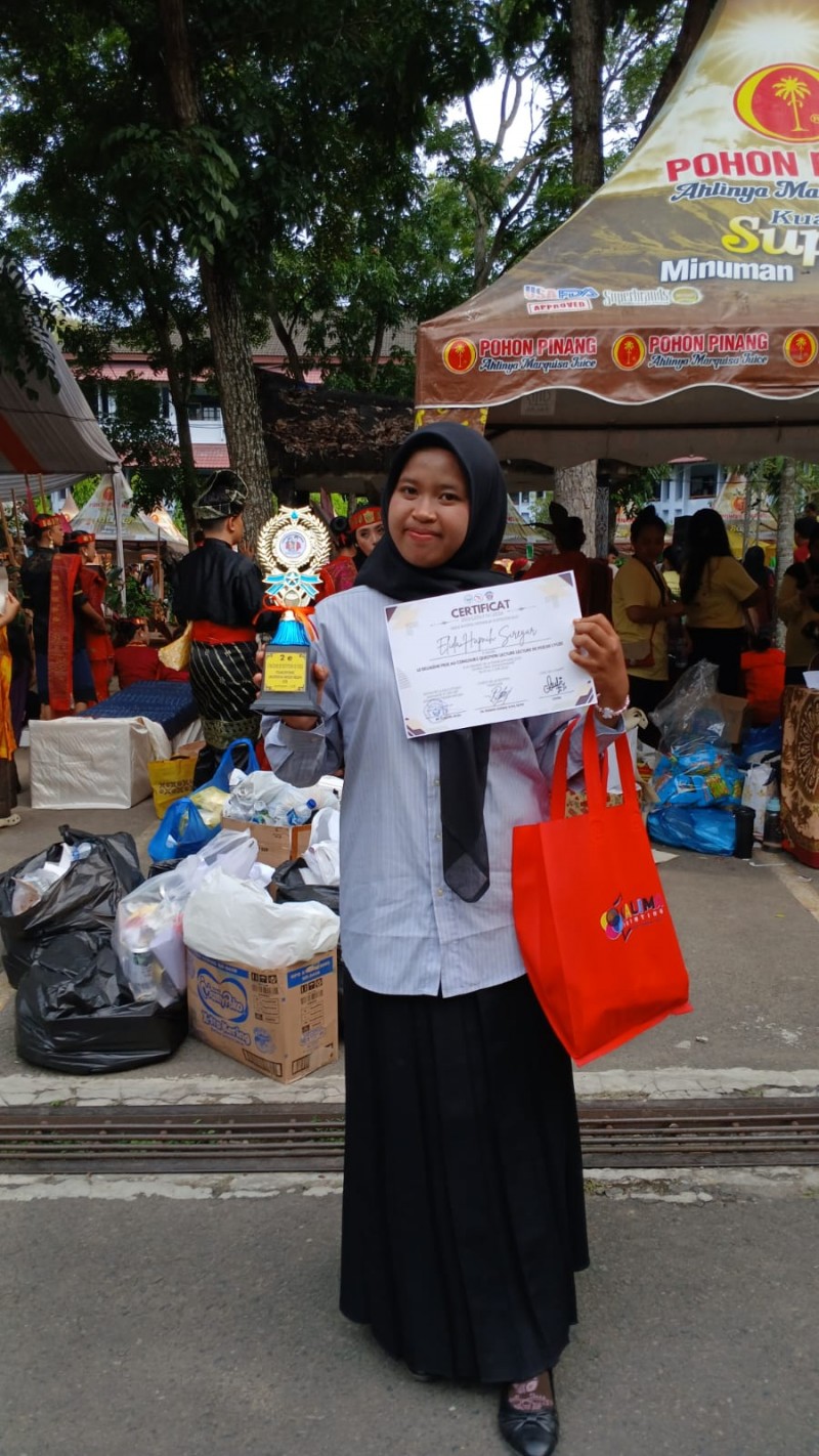 Elida Hapnih, Siswi MAN Labusel Raih Juara 2 Deklamasi Bahasa Prancis di UNIMED