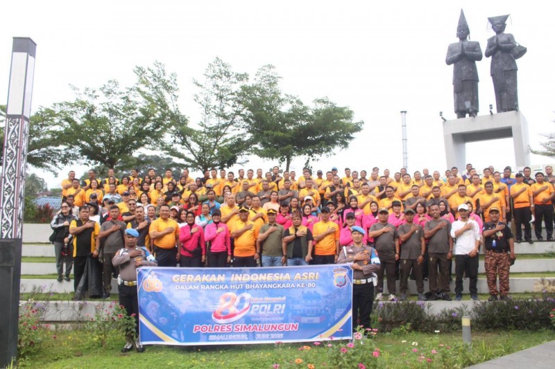 Kapolres Simalungun Pimpin Gerakan Indonesia Asri di Pantai Bebas Parapat