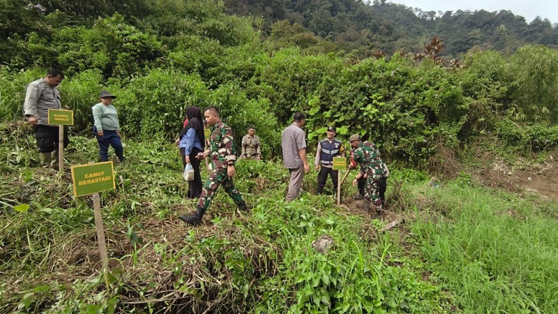 Kodim 0205/Tanah Karo Gelar Karya Bakti Penanaman Pohon, Wujud Nyata Jaga Kelestarian Lingkungan