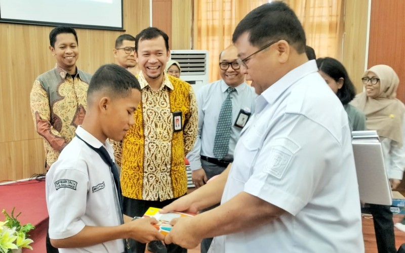 Sekda Simalungun Mixnon Simamora, Ajak Pelajar Menabung Sejak Dini