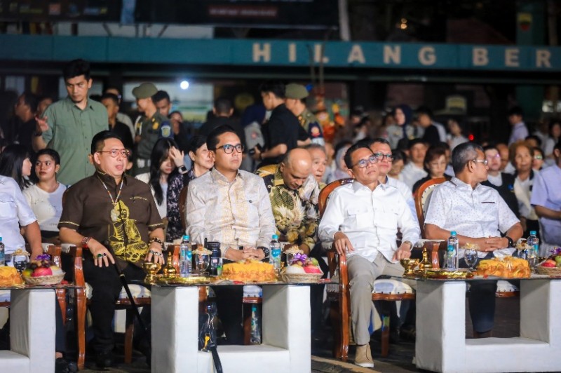 Momentum Perayaan Waisak 2570 BE, Rico Waas Ajak Warga Medan Rawat Harmoni dan Tebar Kedamaian