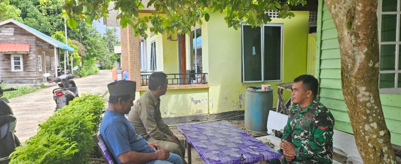 Wujudkan Desa Tangguh, Babinsa Desa Penaah Gencarkan Edukasi Kebersihan dan Keamanan Lingkungan