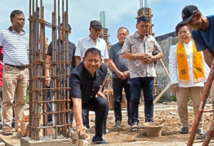 Ketua PC InTi  Labuhanbatu Letakkan Batu Pertama Pembangunan Tambahan Gedung Tempat Abu Jenazah Vihara Avalokitesvara