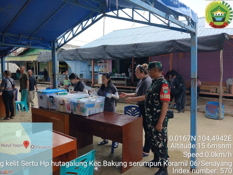 Babinsa Tanjung Kelit Dampingi Pengobatan Massal Gratis, wujud pengabdian TNI AD kepada rakyat
