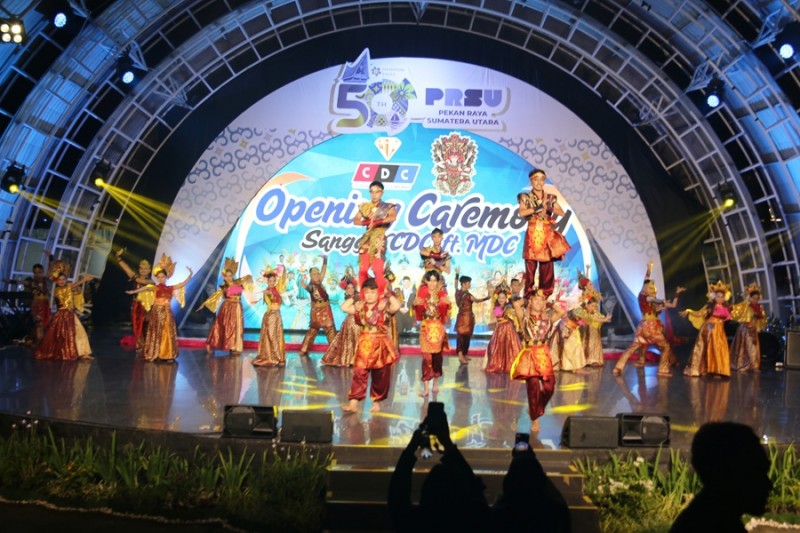 Meski Diguyur Hujan Deras Semangat Pagelaran Budaya Pesisir Sibolga di PRSU Tetap Berkobar