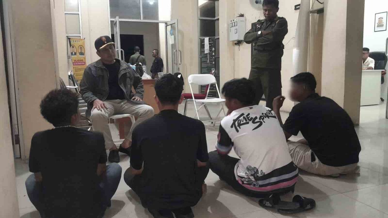 Patroli Tengah Malam Satpol PP-WH Aceh Selatan: Dugaan Tuak Ditemukan di Kafe dan RTH, Empat Remaja Dibawa ke Mako