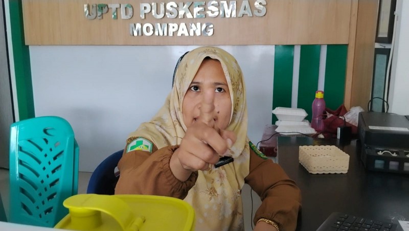 Suka-suka Tutup Layanan Medis, Warga :  COPOT Kepala Puskesmas Mompang Madina
