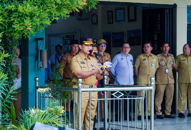 Sambut Murid Baru, Walikota Medan Rico Waas Gaungkan MPLS Ramah: "Sekolah Harus Aman dan Nyaman