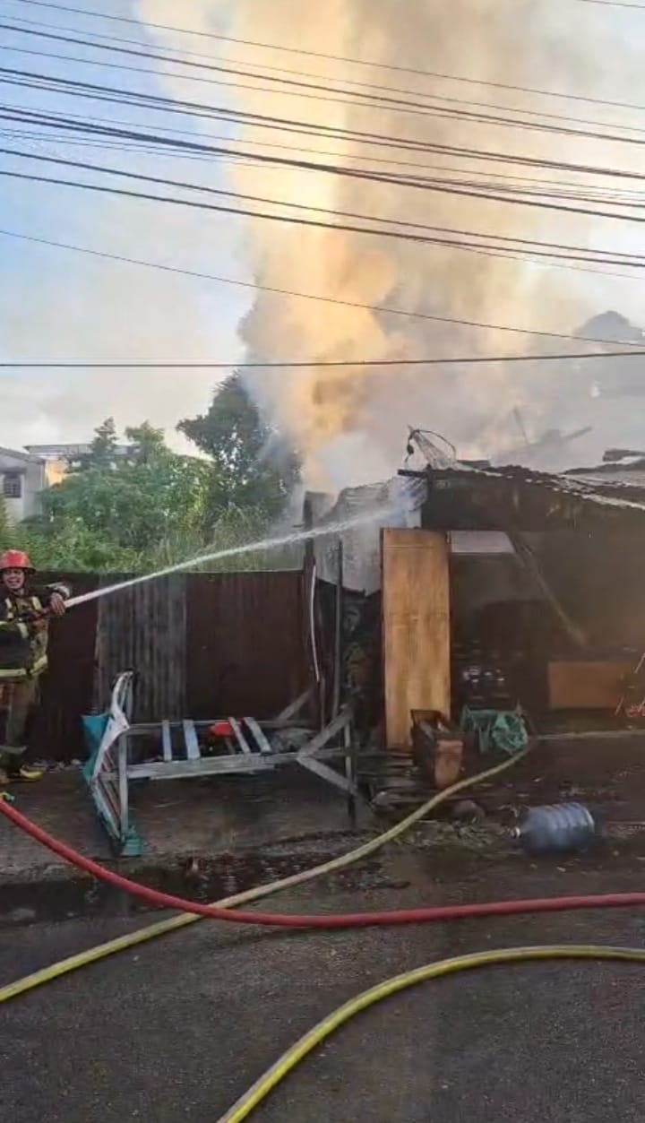 Rumah Terbakar di Jalan Makmur, 2 Luka Bakar