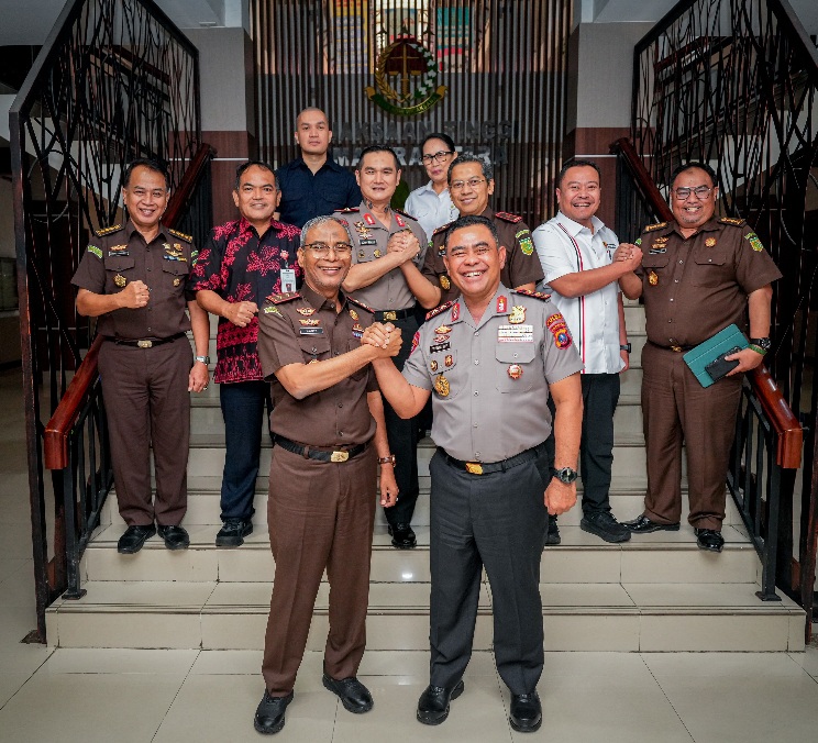 Perkuat Sinergi Penegakan Hukum, Kapolda Sumut Silaturahmi ke Kejati Sumut