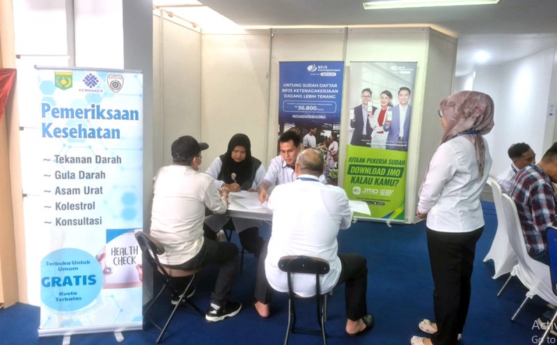 Kuotanya Terbatas, Pemeriksaan Gula, Kolesterol, dan Asam Urat Diminati Banyak Pengunjung PRSU ke-50
