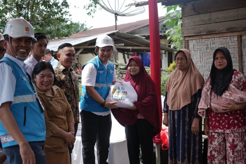 Donasi Insan PLN Hadirkan Listrik Gratis bagi 13 Keluarga di Simalungun