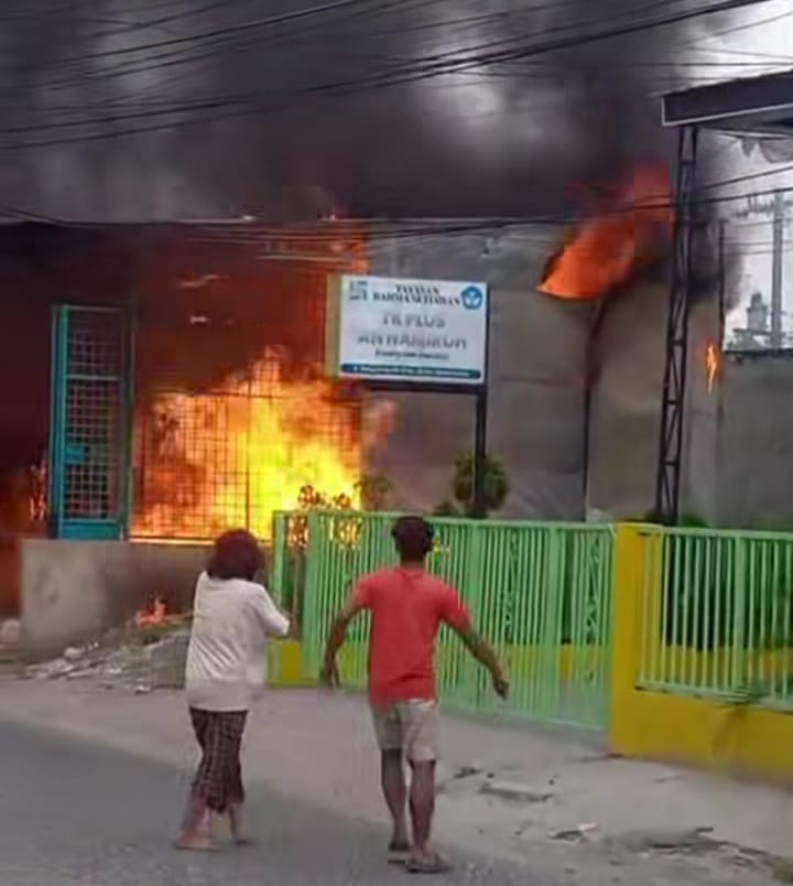 Empat Rumah  Boru Sitanggang Hangus Terbakar