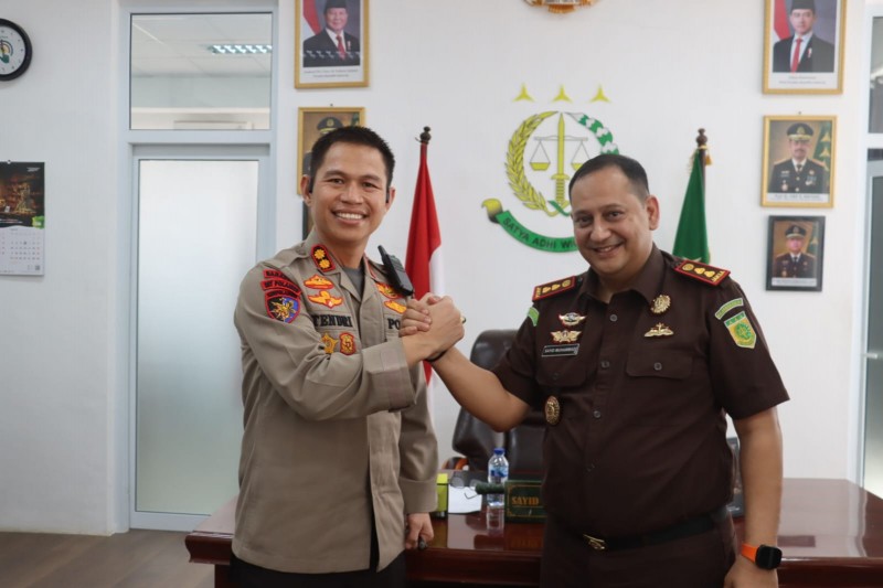 Kapolres Pidie Jaya Jalin Silaturahmi dengan Kajari Pidie Jaya, Perkuat Sinergitas Penegakan Hukum