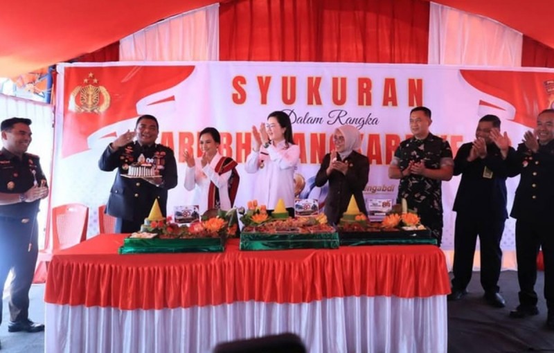 Kajari Poso Beri Kejutan Manis di Hari Bhayangkara ke-80, Sinergi Persahabatan Antara Jaksa dan Polisi