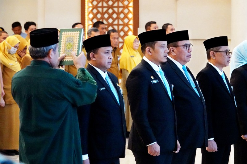 Bobby Nasution Lantik 8 Pejabat Eselon II,  Minta Ciptakan Program yang Dorong Pertumbuhan Ekonomi
