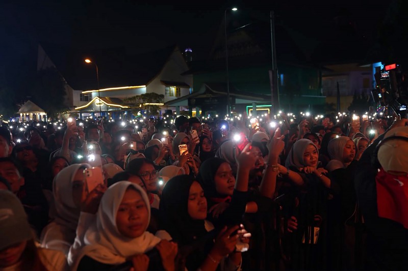 Hujan Tak Redam Antusiasme, 10 Ribu Pengunjung Padati PRSU 2026 dan Meriahkan Konser Raim Laode
