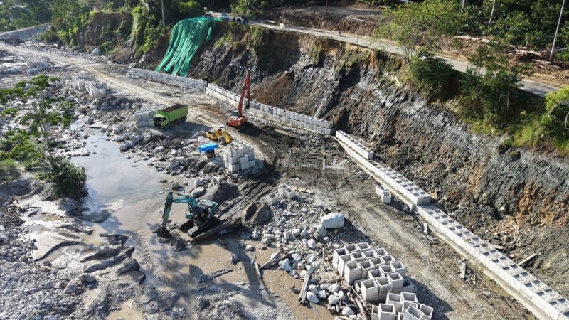 Jelang HUT RI, Hutama Karya Kebut Penanganan Darurat Jalan Longsor di Aceh dan Sumatera