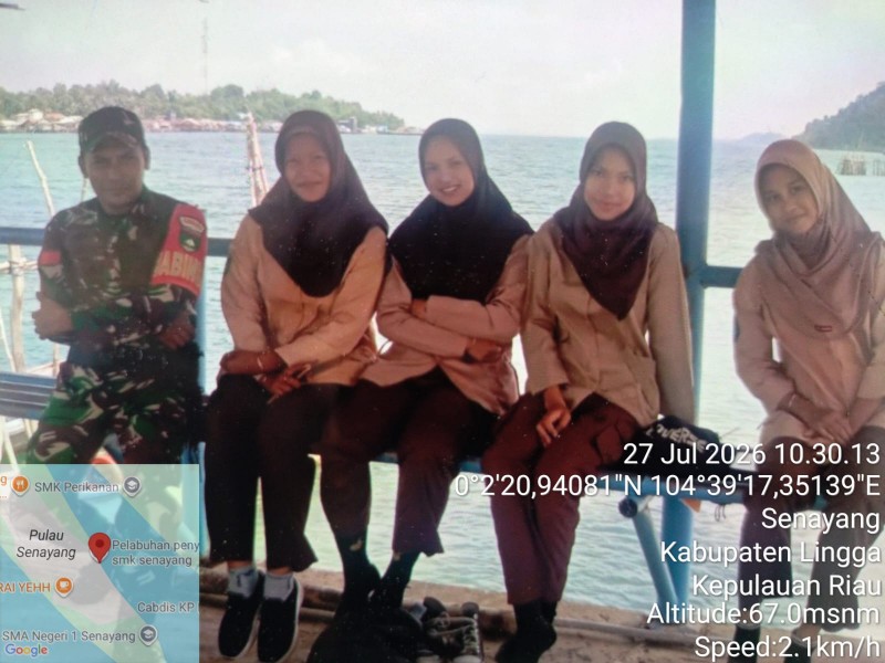 Praka Dwi Santoso Bekali Siswi SMK Negeri 01 Senayang, Agar Mampu Menyaring Informasi di Era Digital