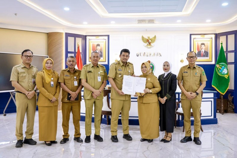 Tiorita Surbakti Resmi Terima SK Plt Bupati Langkat, Gubernur Bobby Nasution Tekankan ASN Harus Layani Masyarakat