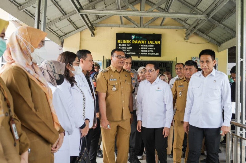 Wamenkes dan Wamendagri Tinjau Cathlab-Klinik Paru RSUD H Amri Tambunan, Bupati Komitmen Perkuat Layanan Kesehatan