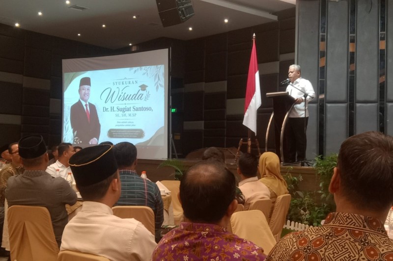 Wisuda S3 Anggota DPR RI DR H Sugiat Santoso, Harli Siregar : Semoga Ilmu.Bermanfaat untuk Negeri