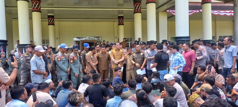 Massa MDN Desak Bupati Palas Meminta Presiden:  Kembalikan Hak Tanah Ulayat Yang Dikuasai SSL/SRL