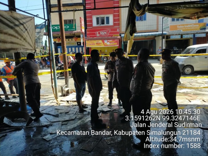 Dua Ruko Prabot dan Elektronik di Perdagangan Terbakar, Kerugian Capai Rp1,5 Miliar